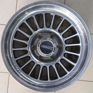 جنط تيتانيا رياضي كروم فضي شفة عريضة 6 مسامير (بديل تجاري) - Titania Style Deep Lip Chrome Silver Alloy Wheel