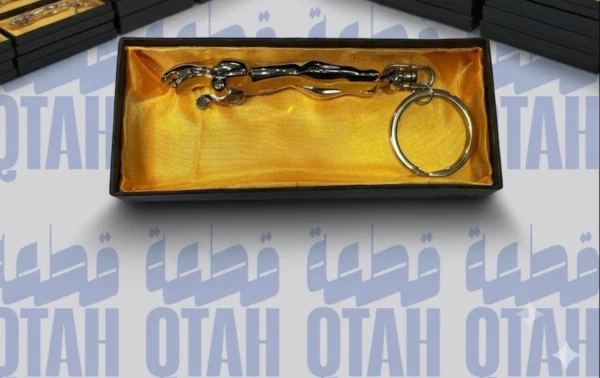 ميدالية مفاتيح سيارة جاغوار معدنية كروم فاخرة (مع علبة هدايا)