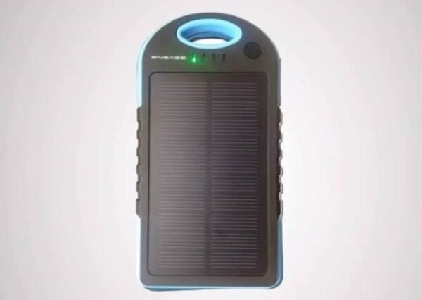 شاحن متنقل بالطاقة الشمسية مقاوم للصدمات من Solarco مع كشاف إضاءة - Solarco Waterproof Solar Power Bank