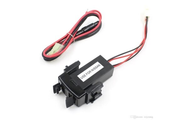 مدخلين شاحن يو اس بي ذكي مدمج نيسان (شحن سريع وتوصيل مباشر)Dual USB Smart Fast Car Charger Socket for Nissan