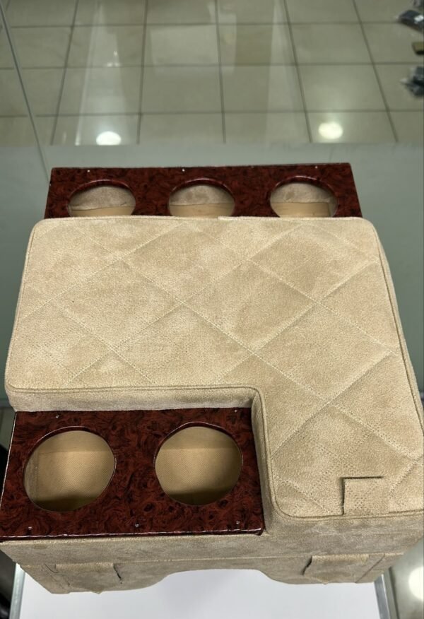 تكاية باترول بلاتينيوم تخشيب قماش بيج - Nissan Patrol Platinum Wood Grain Beige Armrest Console