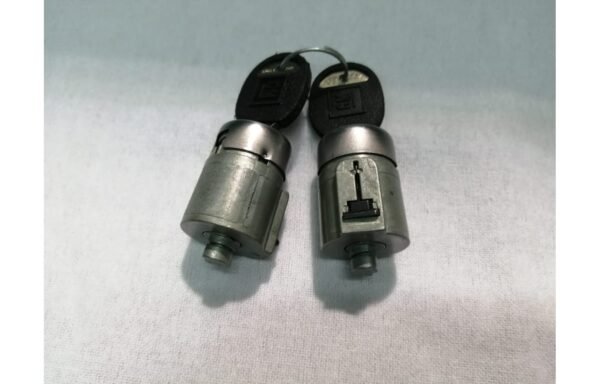 طقم سويتش قفل باب جي ام سي أصلي 1992-1999 مع المفاتيح / Genuine GMC Door Lock Cylinder Switch Kit 1992-1999