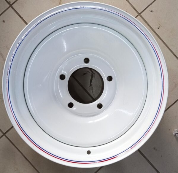 جنط حديد أبيض مقاس 15 / 16 كلاسيكي بخطين أحمر وأزرق / Classic White Steel Wheel Rim with Red & Blue Pinstripes