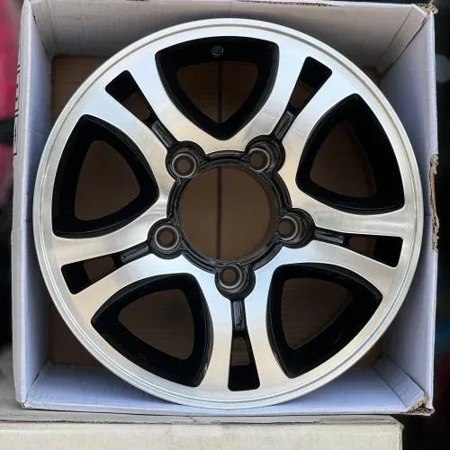 جنط لكزس فراشة مقاس 17 (مستعمل) / Used 17" Lexus Butterfly Style Wheel