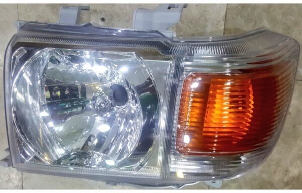 شمعة نور أمامي يسار تويوتا شاص (2007 - 2019) - تايلانديةToyota Shas Front Left Headlight (2007 - 2007-2019