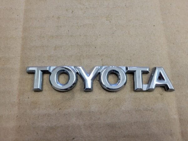 شعار أحرف تويوتا كروم خلفي للسيارات - Toyota Chrome Rear Letter Car Emblem Badge