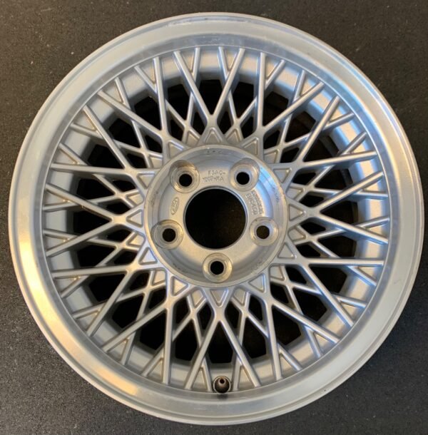 جنط نيسان كلاسيك خليه مقاس 15 أصلي جديد - New Genuine Nissan Classic 15-Inch Mesh Wheel Rim