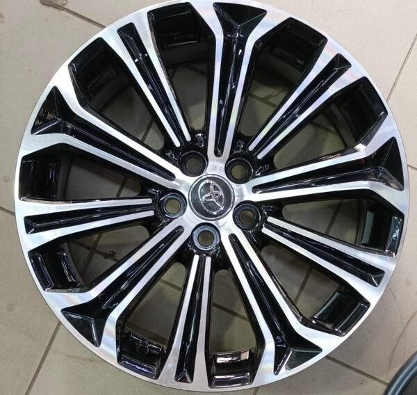 جنط تويوتا كورولا رياضي أسود مكحل مخرط 5 مسامير (شكل الوكالة) - Toyota Corolla Style Machined Black Alloy