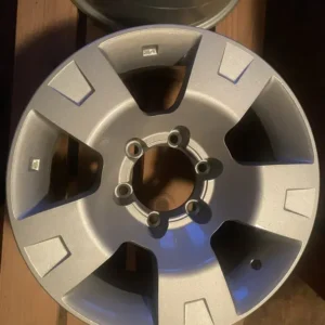 جنط باترول فتك 2005 أصلي مقاس 17 (مستعمل) / Genuine Used 2005 Nissan Patrol VTC 17" Wheel