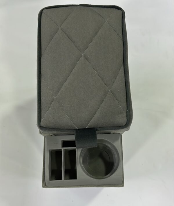 تكاية وسطية سيارات سيدان شامواه رمادي مع منظم أكواب وفلوس Universal Sedan Gray Suede Console Box